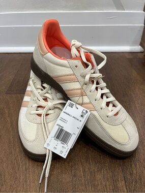 New Adidas Women's Handball Spezial Shoes - Cream White/ Powder Coral (JI2649)